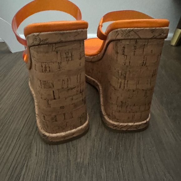 Nine West Platform Wedges in Neon Orange Size 7.5 - Picture 2 of 7